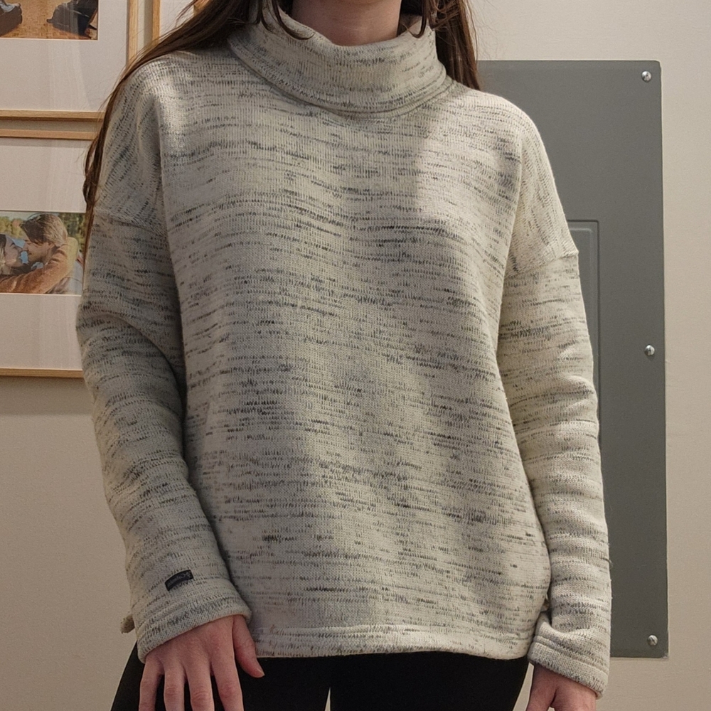 Columbia Fleece Cream and Gray Cowl Neck Sweeatshirt
